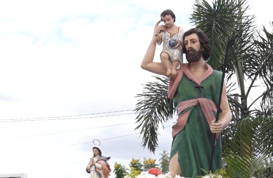 Fiéis de São Cristóvão promovem a tradicional carreata pelas ruas de Pará de Minas