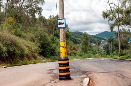 Cemig Implanta Defensas em Postes para Reduzir Impactos de Colisões