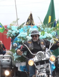 Nossa Senhora Aparecida é celebrada com grande festa e motociata em Pará de Minas