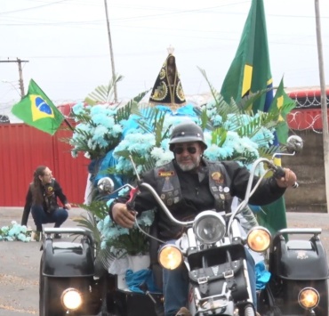 Nossa Senhora Aparecida é celebrada com grande festa e motociata em Pará de Minas